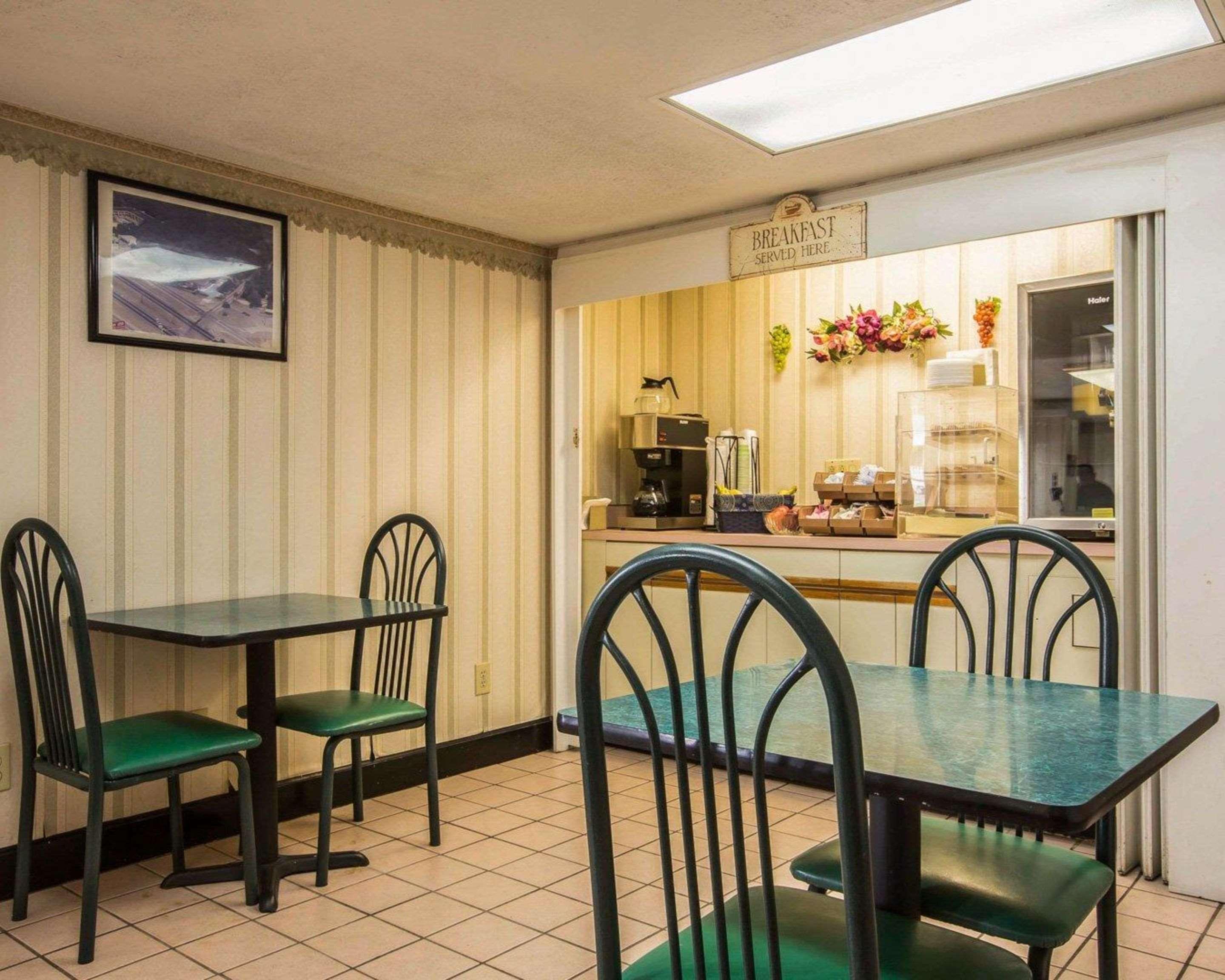 Rodeway Inn Феникс-сити Экстерьер фото